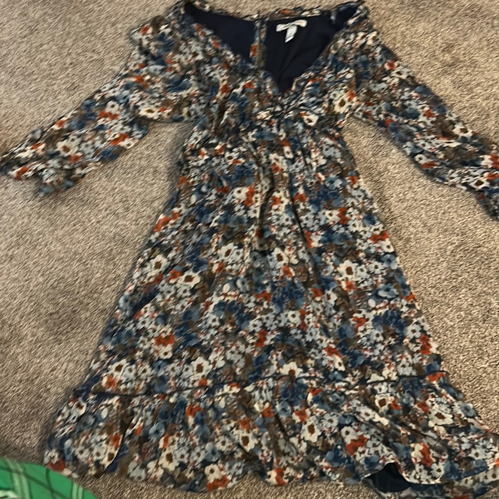Floral v-neck flowy dress